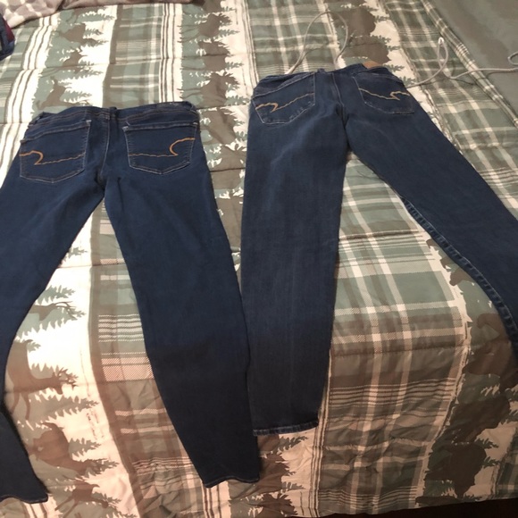 American Eagle Outfitters Denim - Size 2 like new AE reg jegfing jeans.